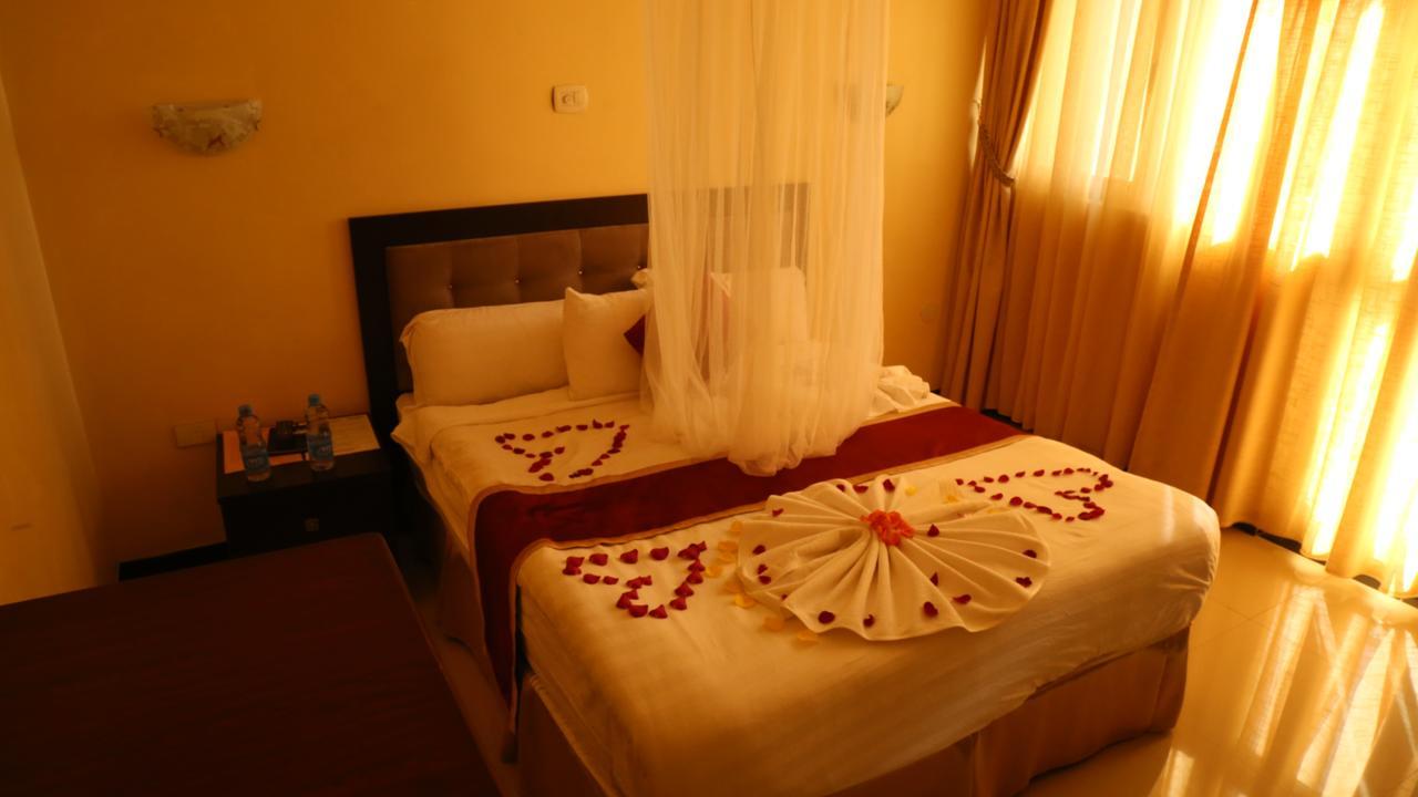 Lakemark Hotel And Tour Service Bahir Dar Exterior photo
